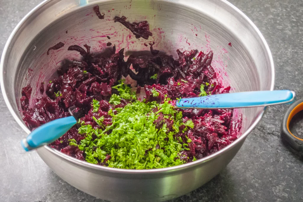 Salade de betteraves rouges à l&rsquo;halloumi - Étape 2