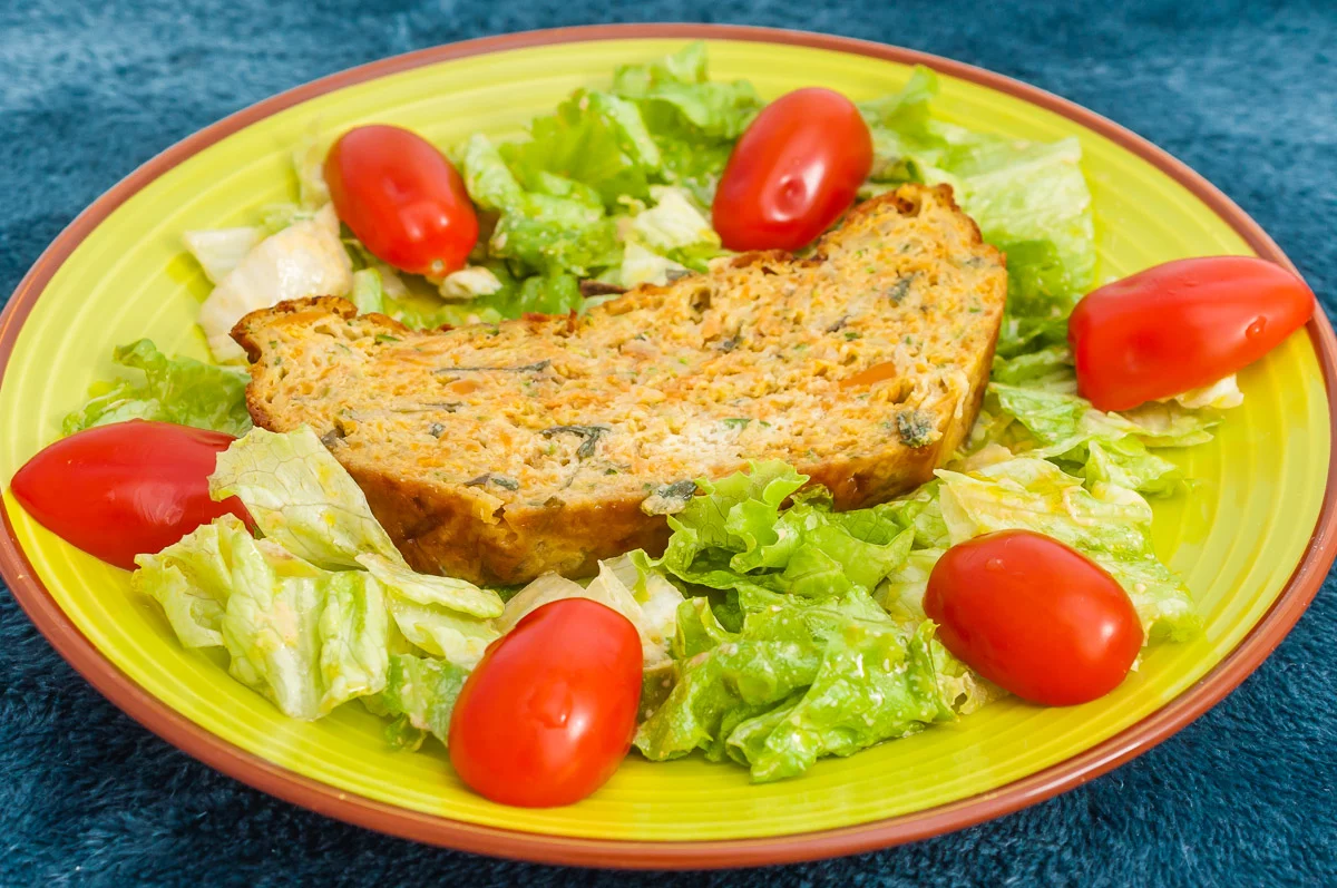 Photo de recette de terrine, légumes, courgettes, patate douce, fromage, oeufs, gruyère, emmental, végé, végétarien, enfant, familial; Kilomètre-0, blog de cuisine réalisée à partir de produits de saison et issus de circuits courts