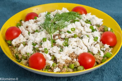 Photo de recette végé, végétarienne, semoule, taboulé, breton, légumes, petits pois , fêta,, facile, économique, fromage,  kilomètre-0, blog de cuisine réalisée à partir de produits de saison et issus de circuits courts