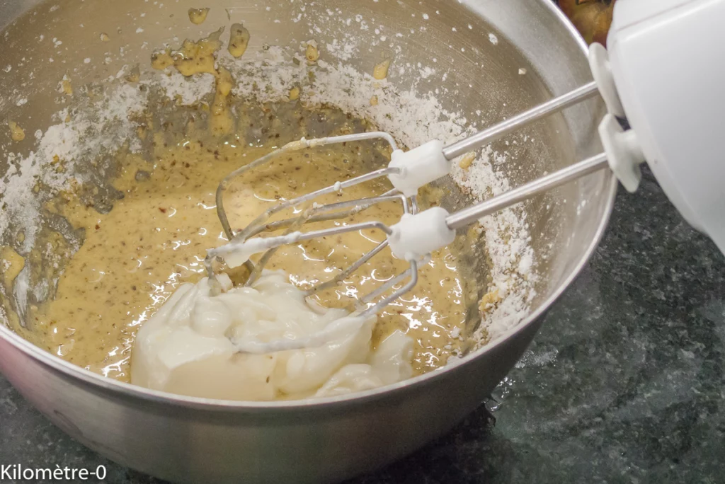 Gâteau facile avec beaucoup de pommes - Étape 4