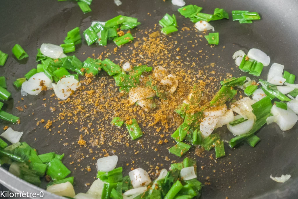 Chakchouka aux courgettes et au plantain lancéolé - Étape 1