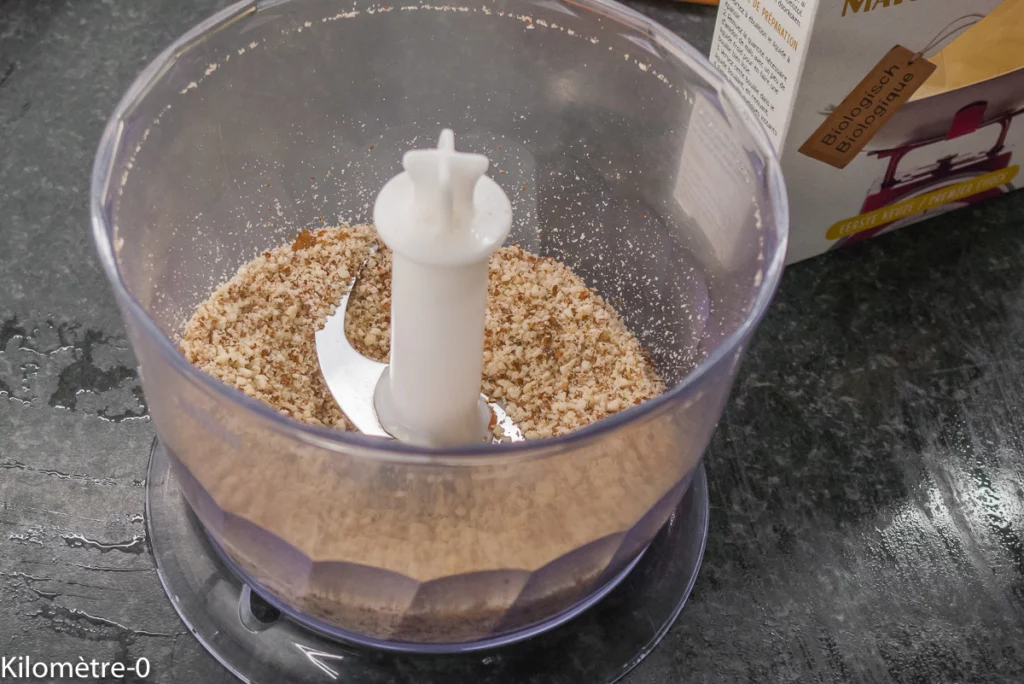 Gâteau facile avec beaucoup de pommes - Étape 1