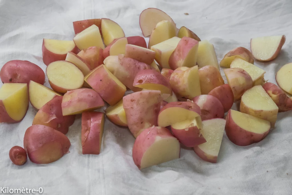 Merguez de boeuf aux pommes de terre nouvelles et plantain lancéolé - Étape 1