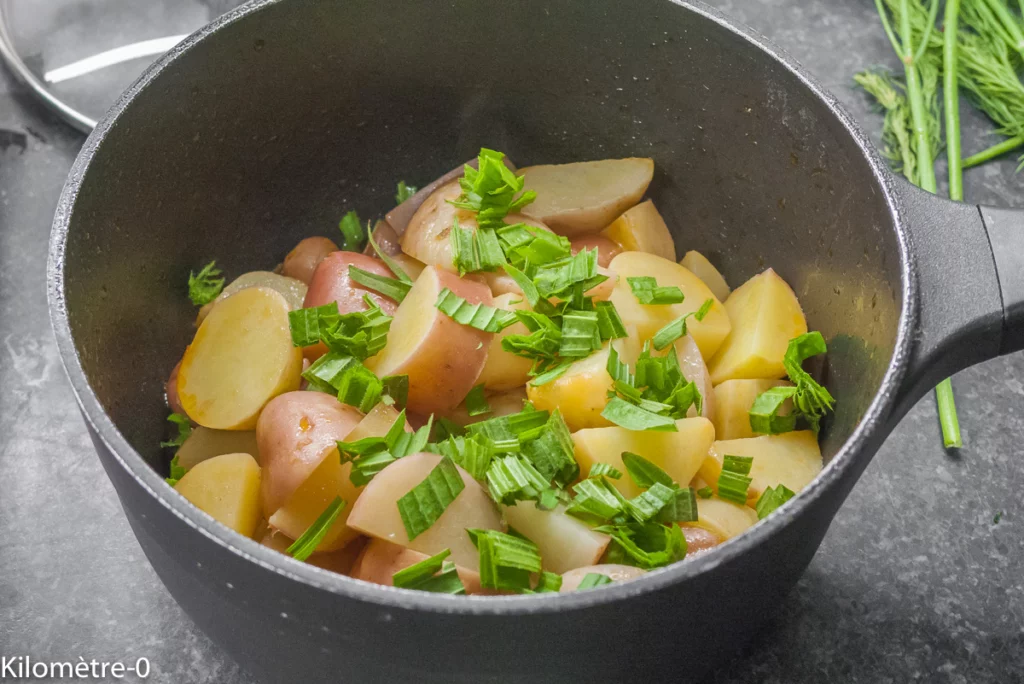 Merguez de boeuf aux pommes de terre nouvelles et plantain lancéolé - Étape 4