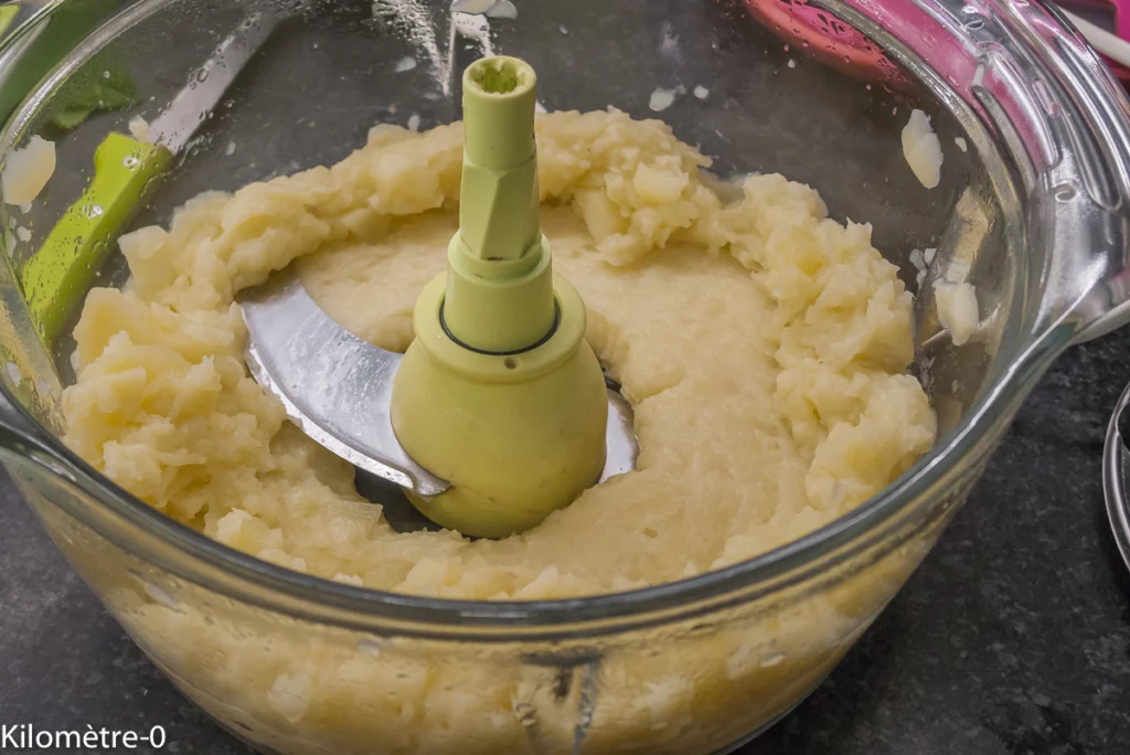 Couronne de pommes de terre aux olives, betteraves et merlu - Étape 2