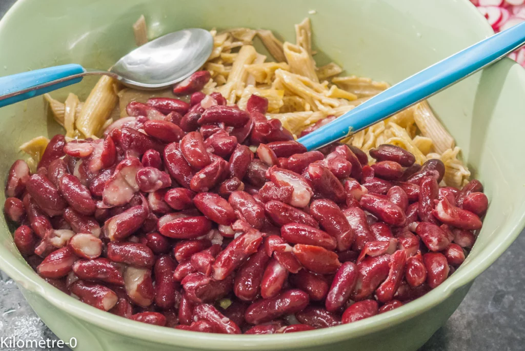 Salade de pâtes et haricots rouges aux petits pois et carottes - Étape 5