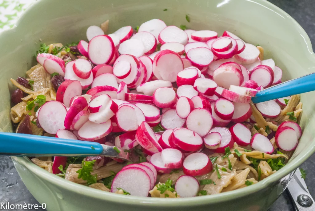Salade de pâtes et haricots rouges aux petits pois et carottes - Étape 7