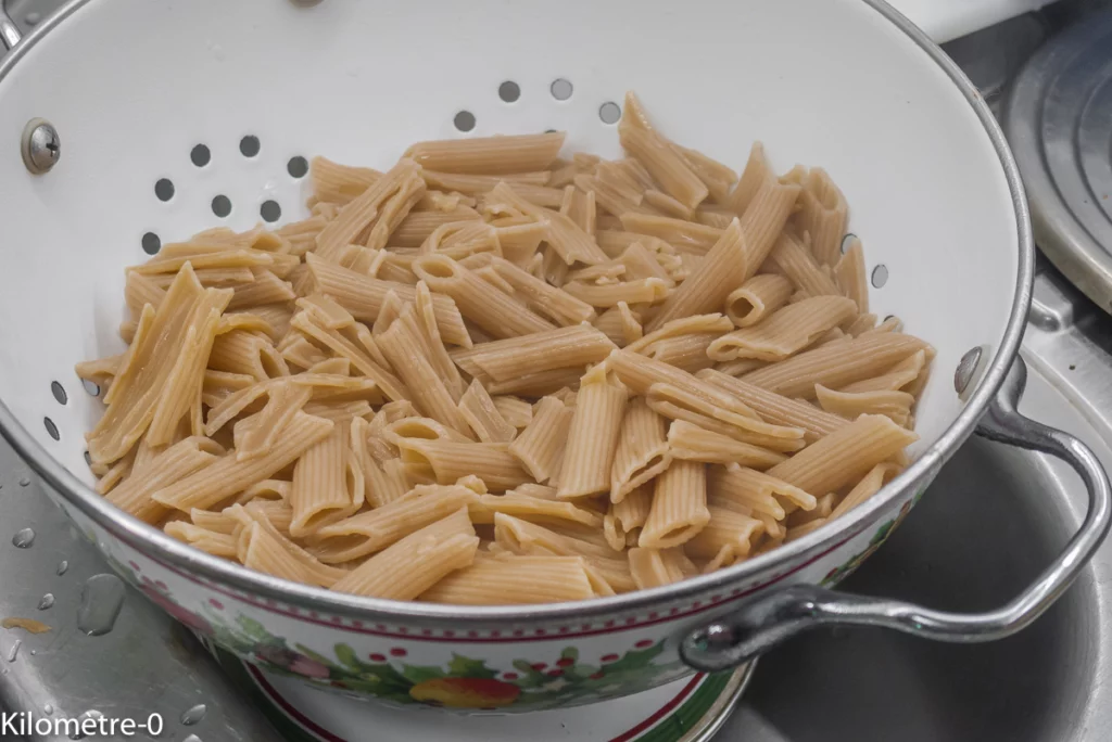 Salade de pâtes et haricots rouges aux petits pois et carottes - Étape 3