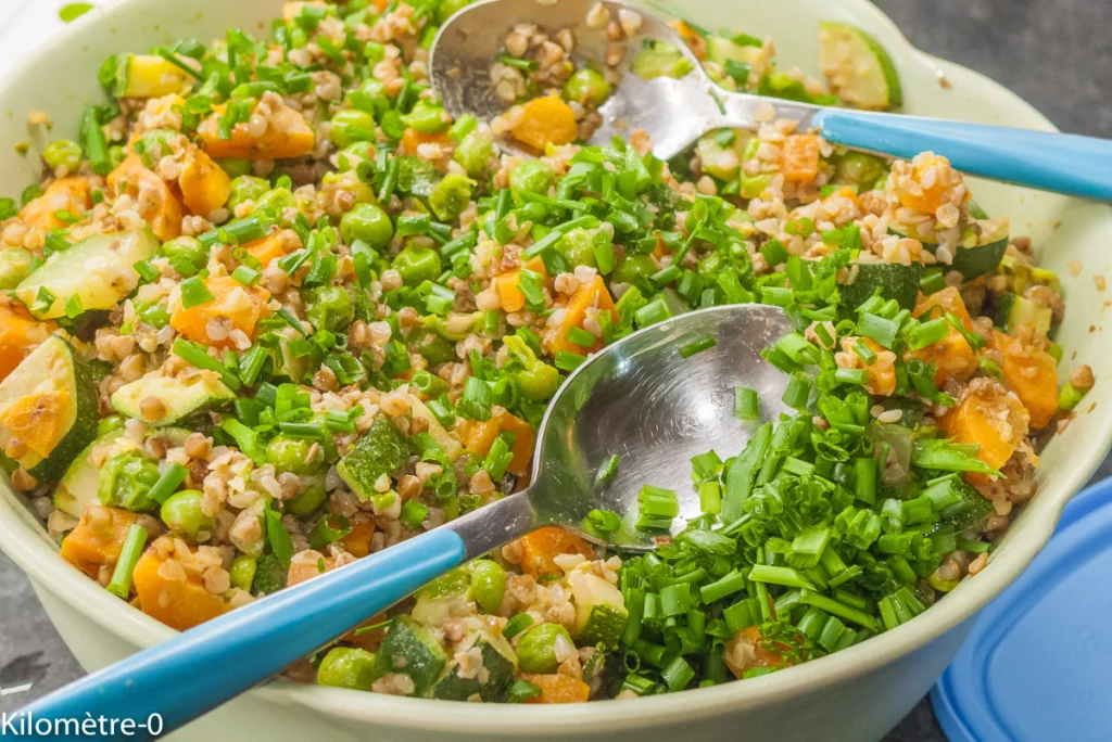 Salade de kasha aux petits pois, courgettes, lupins et radis - Étape 8