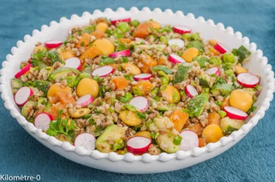 Photo de recette de salade, salade composée, kasha, sarrasin, petits pois, courgettes, lupin,  radis, bio, facile, healthy, printemps, été, Kilomètre-0, blog de cuisine réalisée à partir de produits de saison et issus de circuits courts