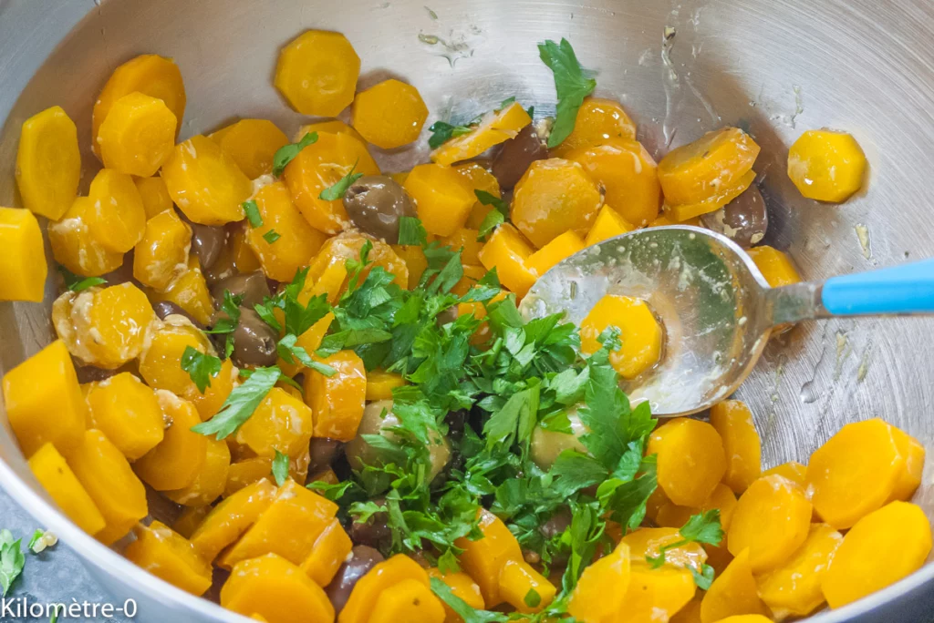 Salade de bar aux carottes cuites et olives - Étape 5