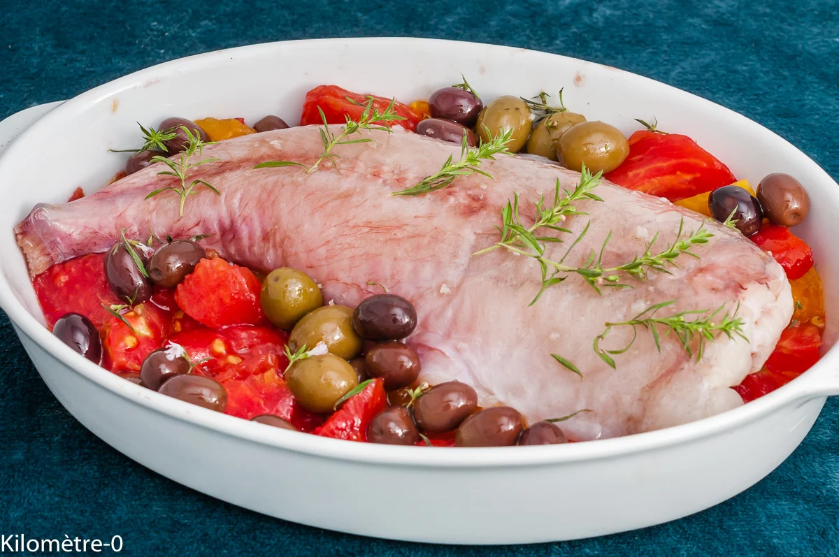Photo de recette de lotte, poisson, tomates anciennes, olives, facile, poisson au four, léger, Kilomètre-0, blog de cuisine réalisée à partir de produits de saison et issus de circuits courts