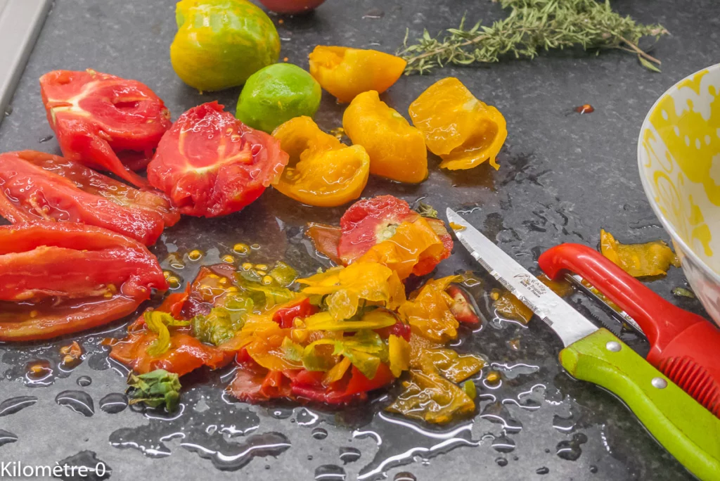 Salade de tomates à l&rsquo;avocat, aux olives et à la mozzarella - Étape 2