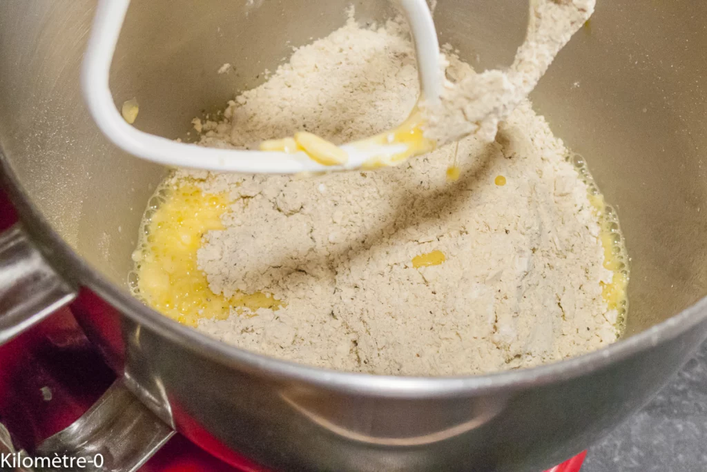 Cake rustique à la farine de pois chiches et de blé noir, au chorizo et tomates confites - Étape 3