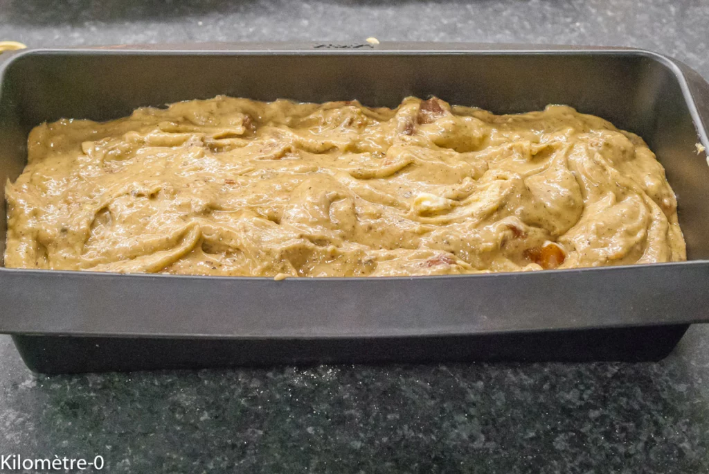 Cake rustique à la farine de pois chiches et de blé noir, au chorizo et tomates confites - Étape 5