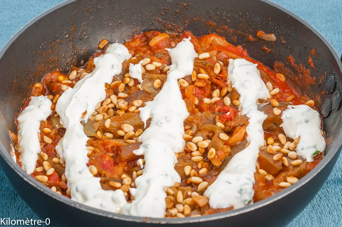 Photo de recette estivale, été, végé, végétarienne, mezze , aubergines, tomates, légumes d'été, facile rapide, économique, léger, bio, Kilomètre-0, blog de cuisine réalisée à partir de produits de saison et issus de circuits courts