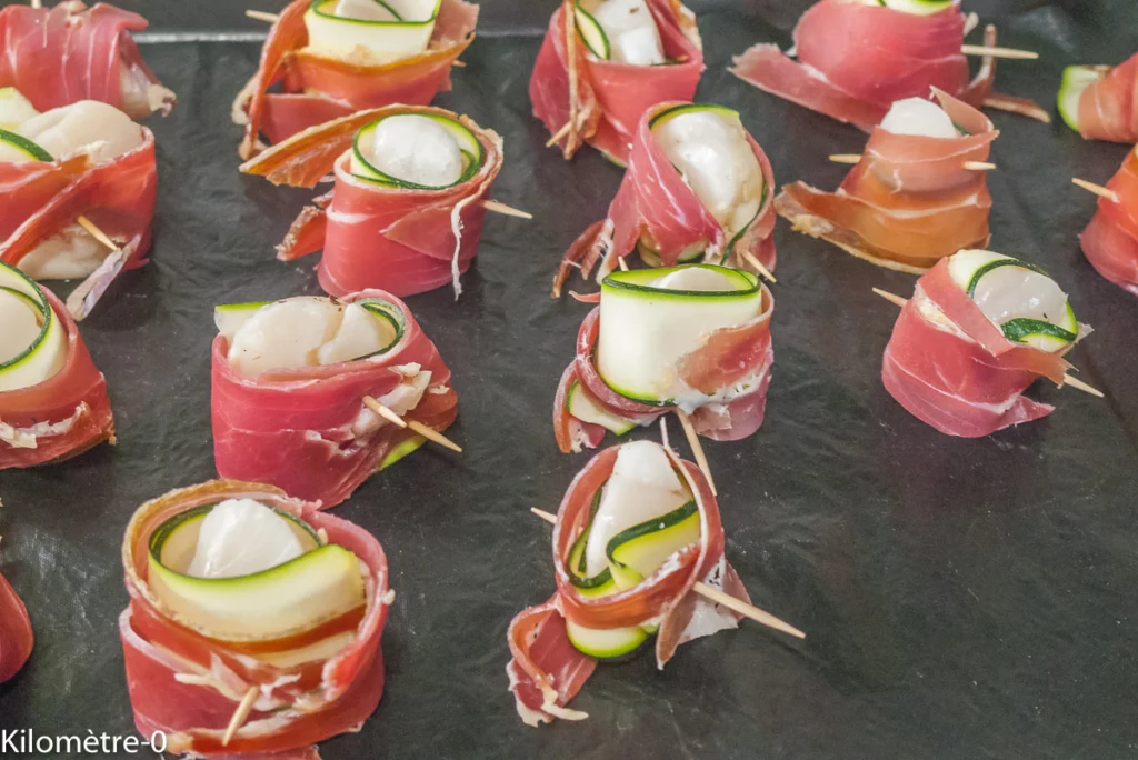 Saint jacques au jambon de pays et courgette, salade verte aux tomates et avocat - Étape 3