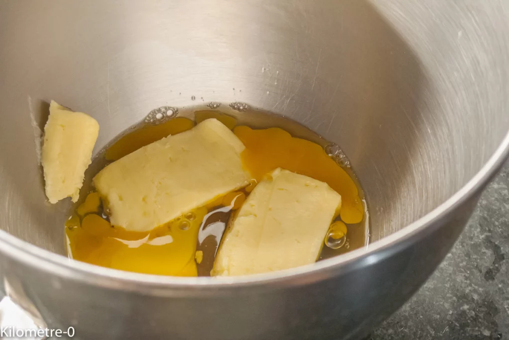 Gâteau du matin moelleux aux abricots et aux amandes - Étape 1