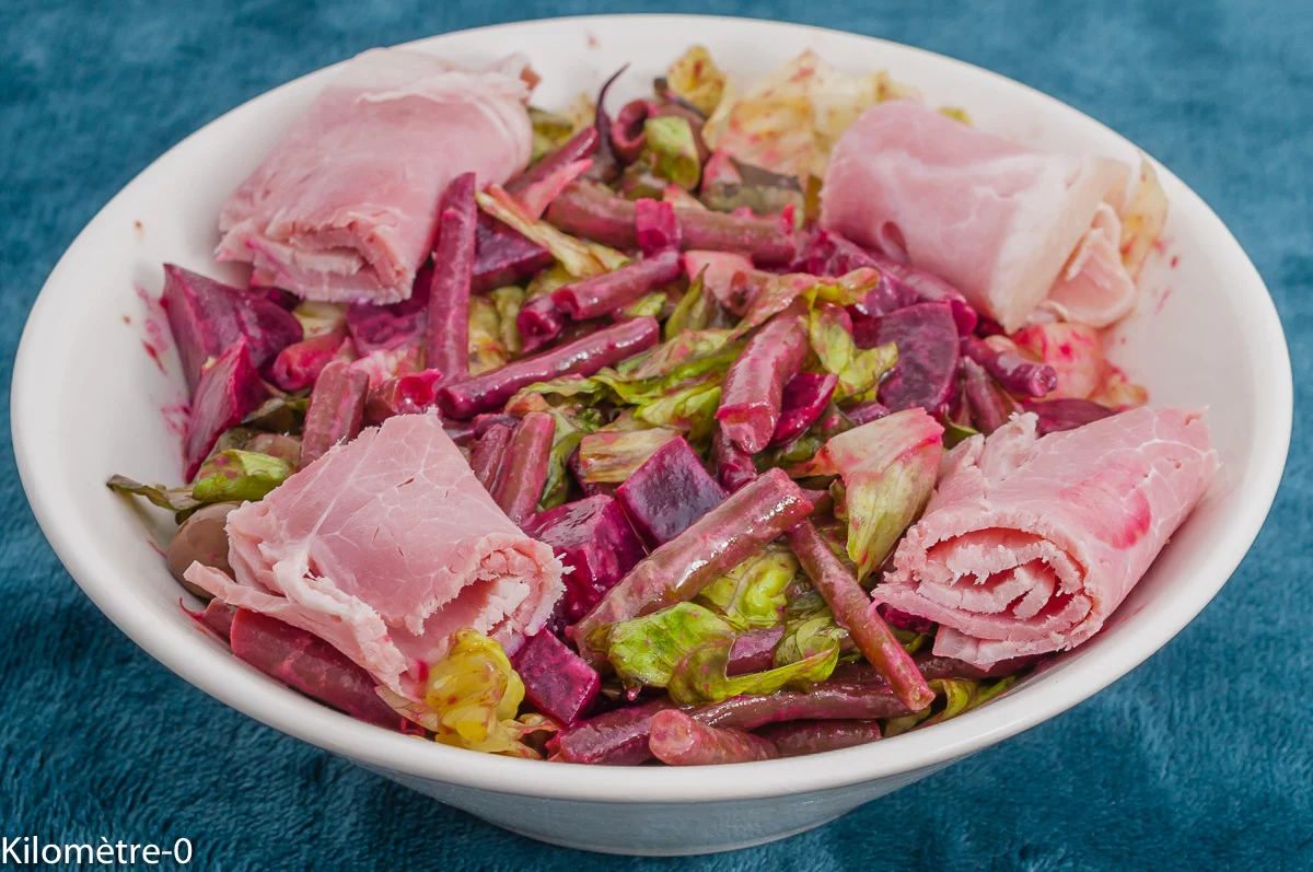 Photo de recette de salade, salade composée, salade complète, haricots verts , légumes, betteraves, olives, healthy, été, automne, facile, jambon blanc, Kilomètre-0, blog de cuisine réalisée à partir de produits de saison et issus de circuits courts