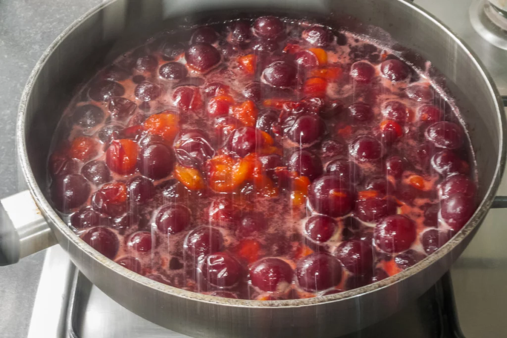 Cuisiner des prunes congelées - Étape 2