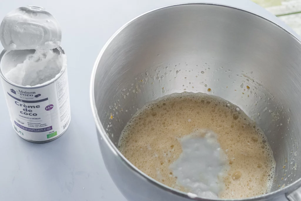 Gâteau à la crème et noix de coco facile - Étape 2