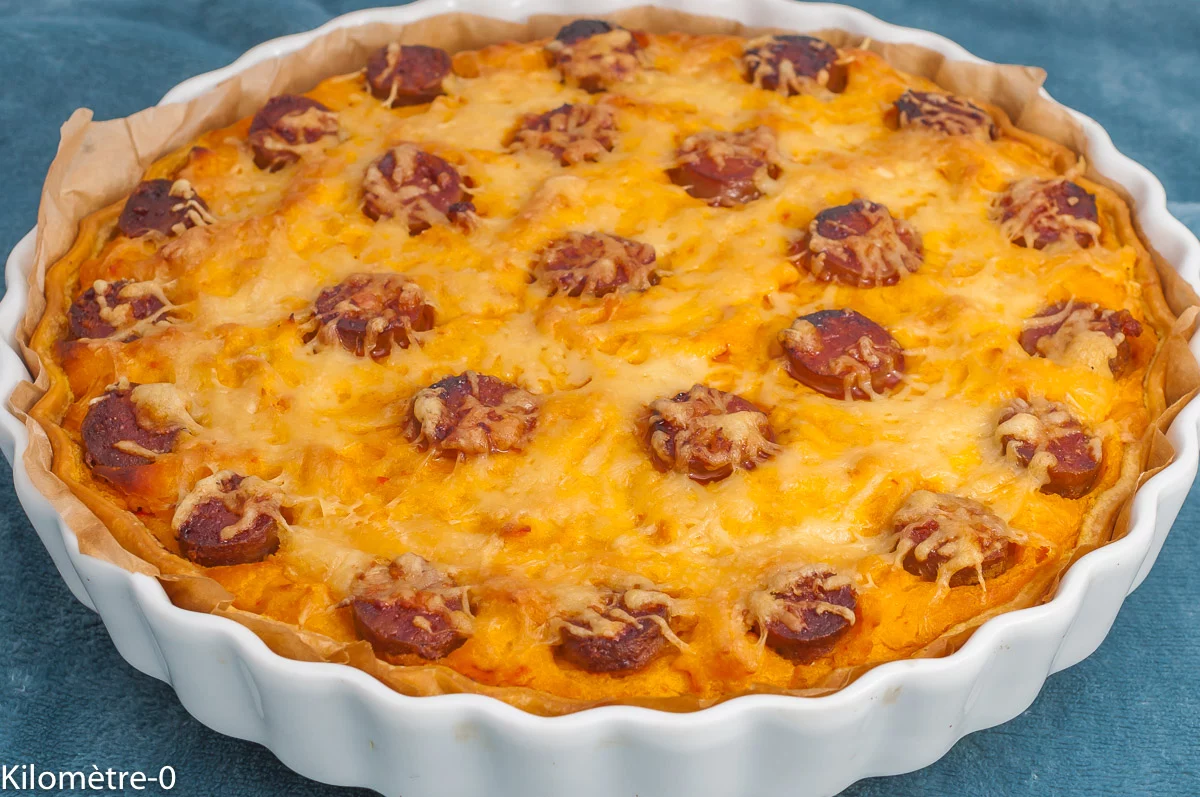 Photo de recette de quiche, tarte salée, courge, automne, potimarron, butternut, chorizo, emmental, fromage, facile, automne, hiver, Kilomètre-0, blog de cuisine réalisée à partir de produits de saison et issus de circuits courts