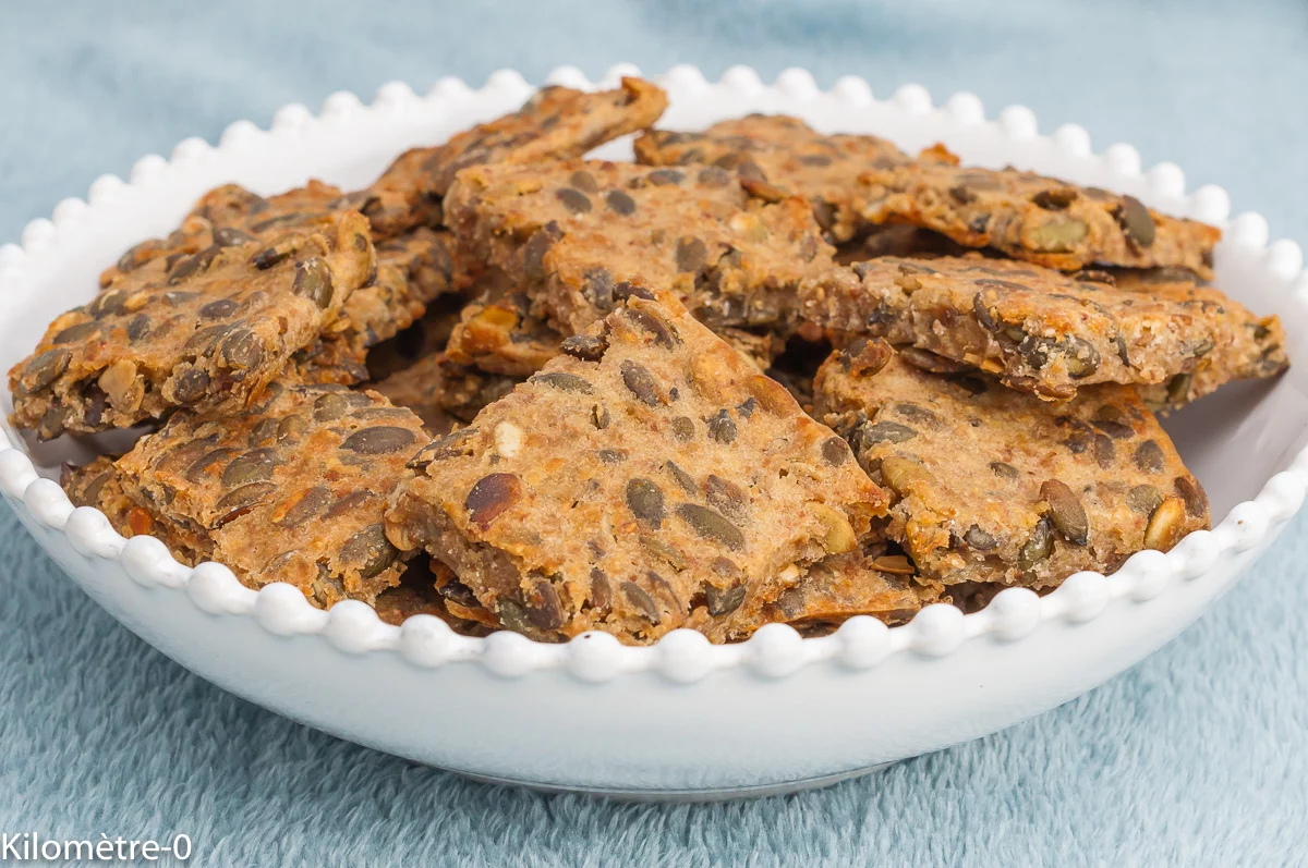 Photo de recette de crackers, apéro, facile, healthy, bio, graines de courge, graines, courge, flocons de sarrasin, végétarien, Kilomètre-0, blog de cuisine réalisée à partir de produits de saison et issus de circuits courts