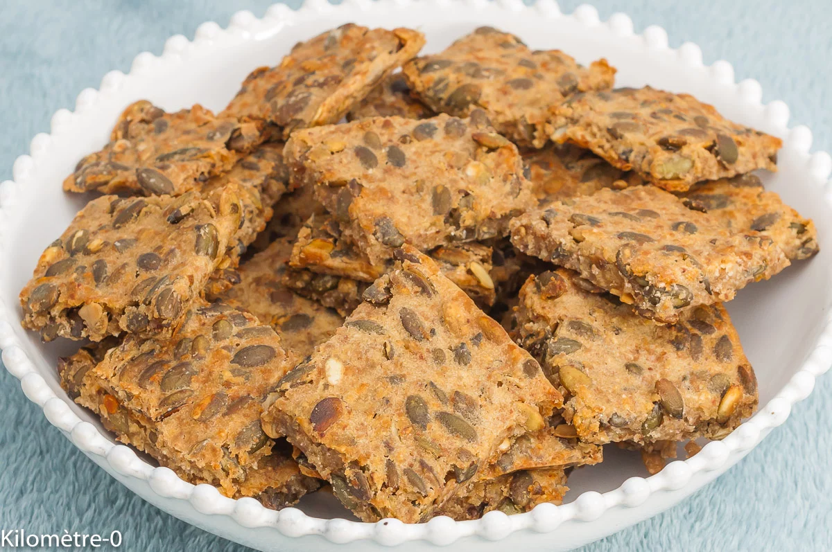 Photo de recette de crackers, apéro, facile, healthy, bio, graines de courge, graines, courge, flocons de sarrasin, végétarien, Kilomètre-0, blog de cuisine réalisée à partir de produits de saison et issus de circuits courts