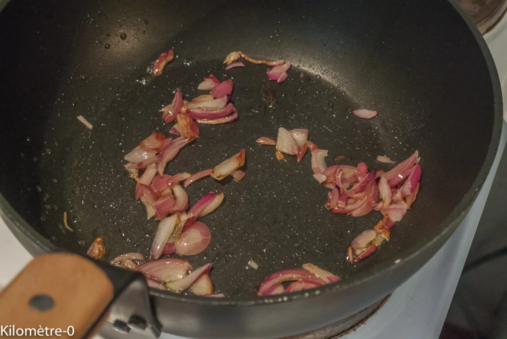 Scorsonères et pommes de terre sautées aux lardons et aux noix - Étape 4