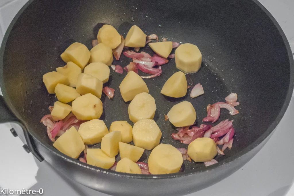 Scorsonères et pommes de terre sautées aux lardons et aux noix - Étape 6