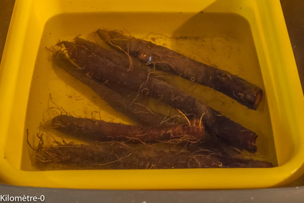 Scorsonères et pommes de terre sautées aux lardons et aux noix - Étape 2