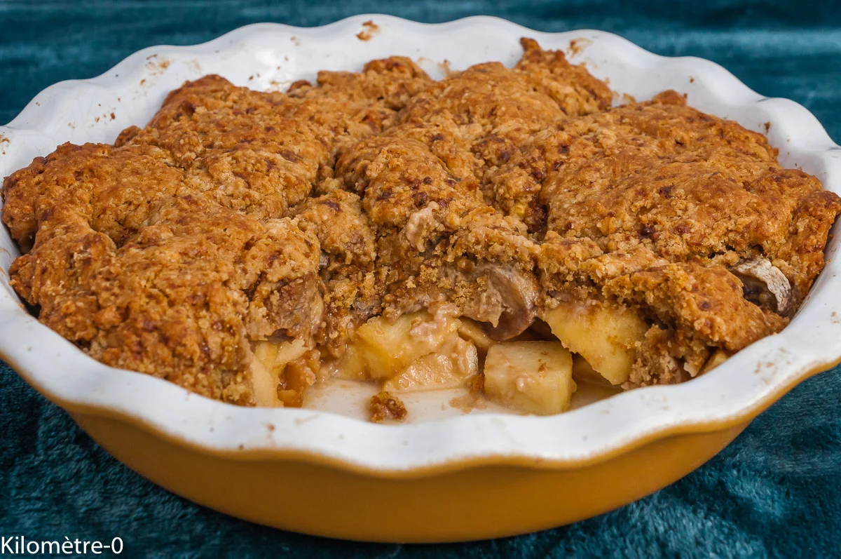 Photo de recette de gâteau, dessert, cobbler, pommes, bananes, fruits, facile, rapide, automne, hiver, printemps, bio, Kilomètre-0, blog de cuisine réalisée à partir de produits de saison et issus de circuits courts