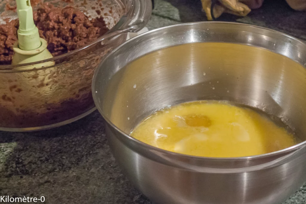 Gâteau du matin au pain perdu, au chocolat et bananes - Étape 3