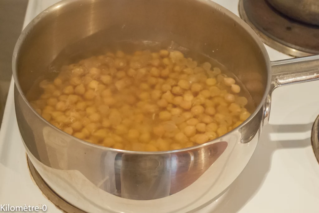 Chili de pois chiches aux épinards et aux amandes - Étape 1