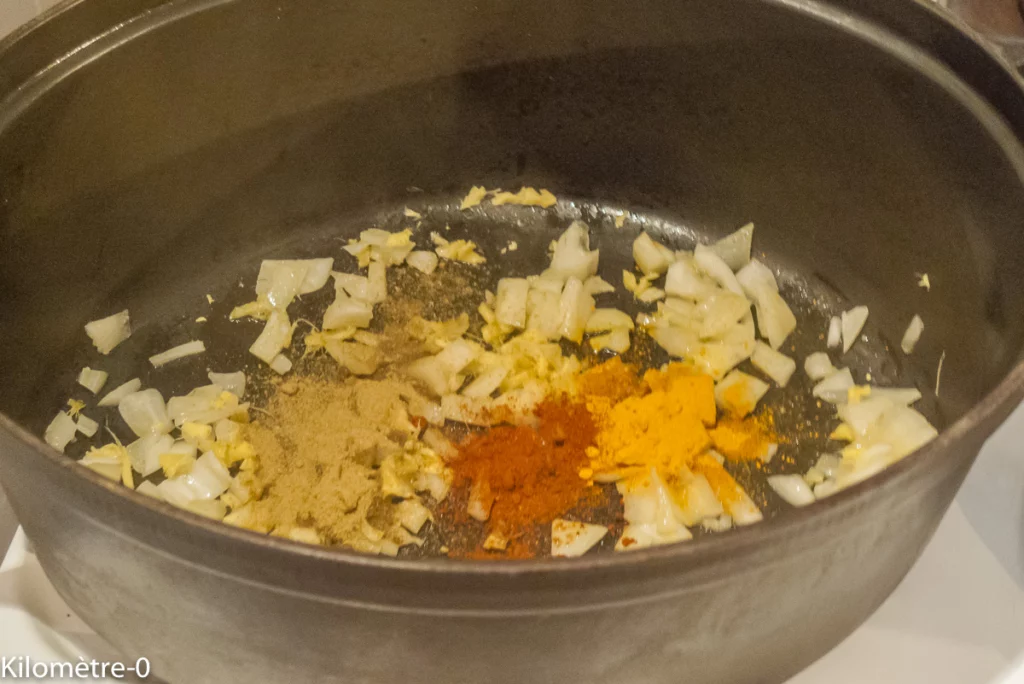 Chili de pois chiches aux épinards et aux amandes - Étape 4