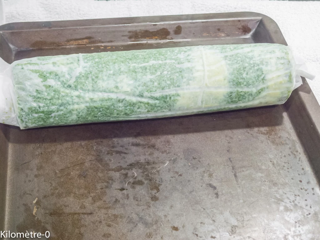 Roulé aux épinards garni de fromage échalote ciboulette et d&rsquo;oeufs durs - Étape 7