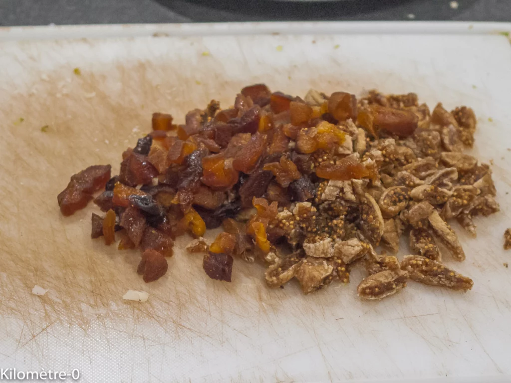 Sapins de brie aux fruits secs - Étape 1