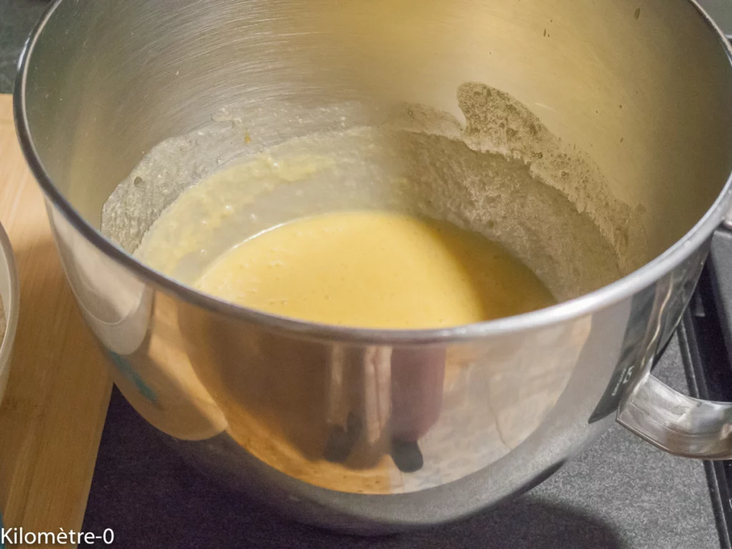 Gâteau du matin à la farine d&rsquo;amandes et de petit épeautre et aux myrtilles séchées - Étape 2