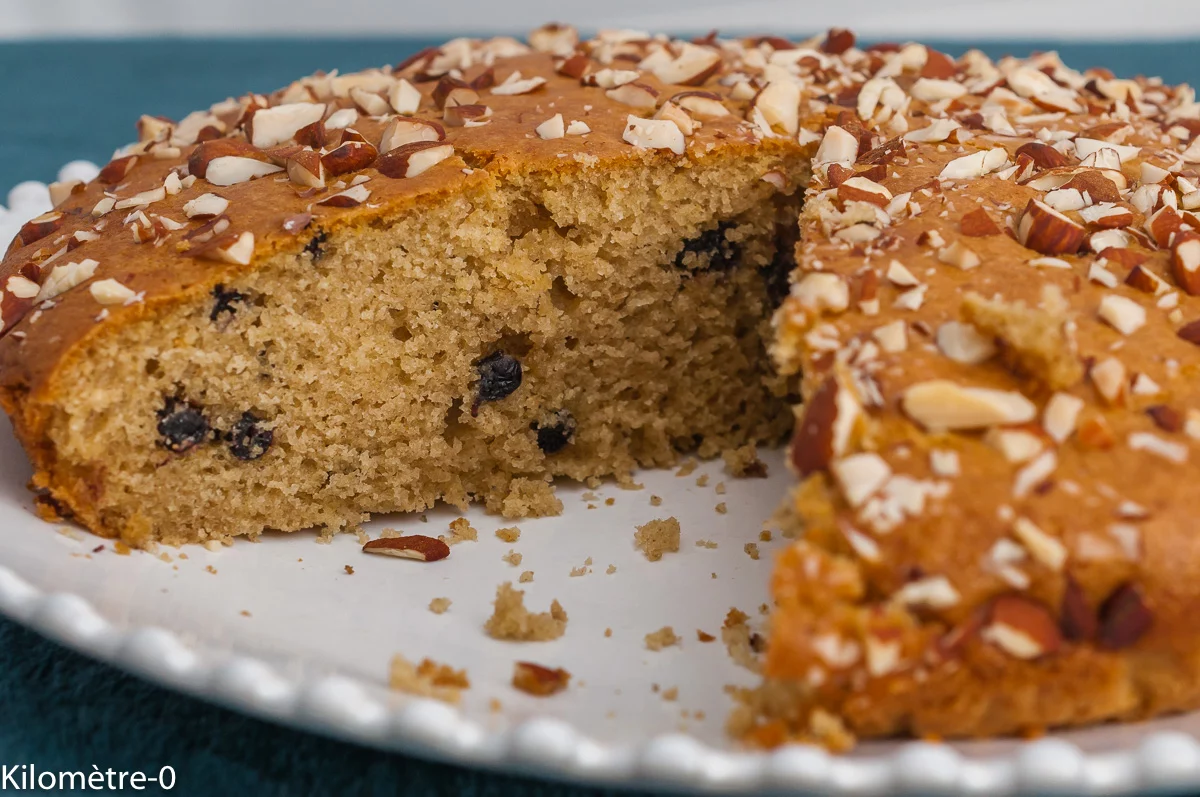 Photo de recette de gâteau du matin, farine d'amandes, petit épeautre, myrtilles séchées,cake, protéines, protéiné, bio, healthy, végétarien, gâteau, goûter, petit déjeuner, Kilomètre-0, blog de cuisine réalisée à partir de produits de saison et issus de circuits courts
