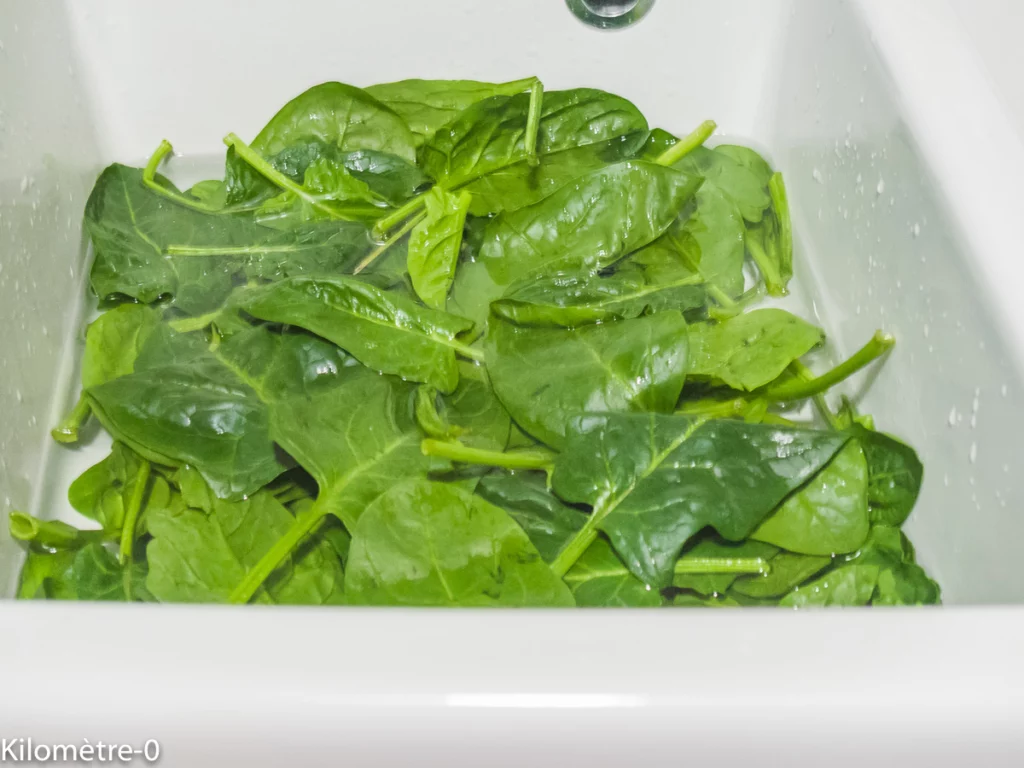 Gaufres salées aux épinards garnies à la truite fumée - Étape 1