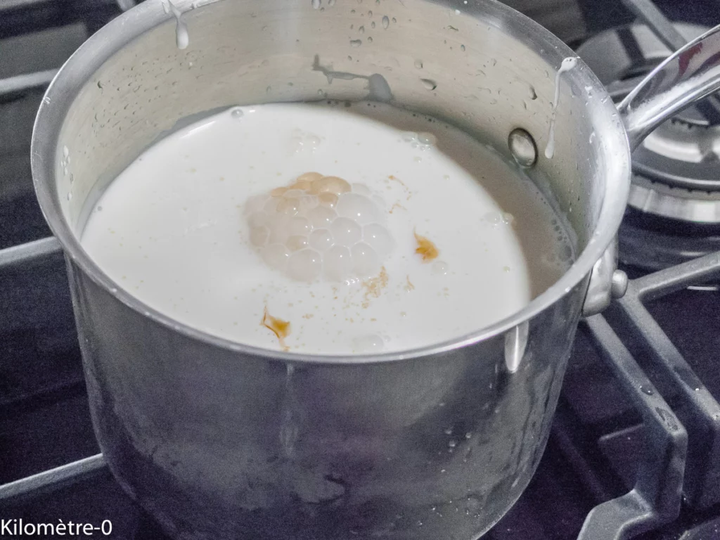 Panna cotta au coulis de mangue - Étape 1