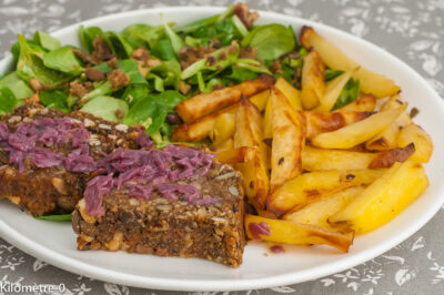 Photo de recette végétarienne, végé, gâteau, salée, noix, noix de cajou, riz, tamari, cake, frites, beurre rouge, de Kilomètre-0, blog de cuisine réalisée à partir de produits de saison et issus de circuits courts