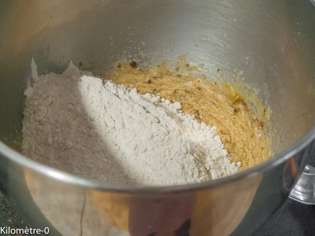 Cookies à la farine de blé et de noix de coco et aux palets de chocolat - Étape 3