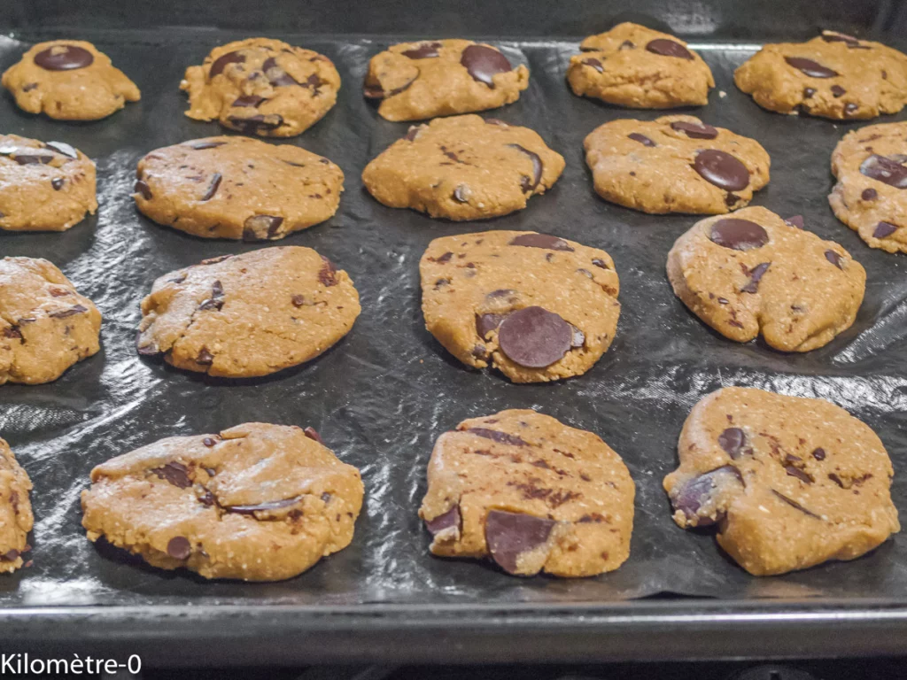 Cookies à la farine de blé et de noix de coco et aux palets de chocolat - Étape 5