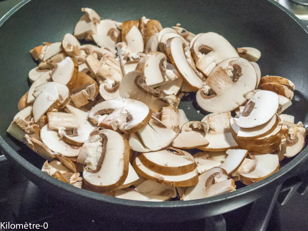 Pain perdu salé aux champignons bruns et à l’emmental - Étape 1