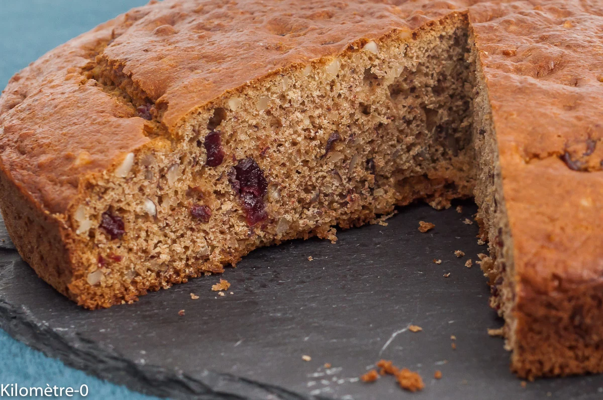 Photo de recette de gâteau du matin , gâteau, cake, amandes, farine de petit épeautre, farine de pois chiche), cranberries, healthy, végétarien, protéiné, Kilomètre-0, blog de cuisine réalisée à partir de produits de saison et issus de circuits courts