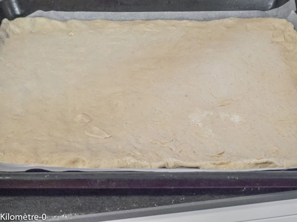 Pizza jambon, emmental et oeufs - Étape 1