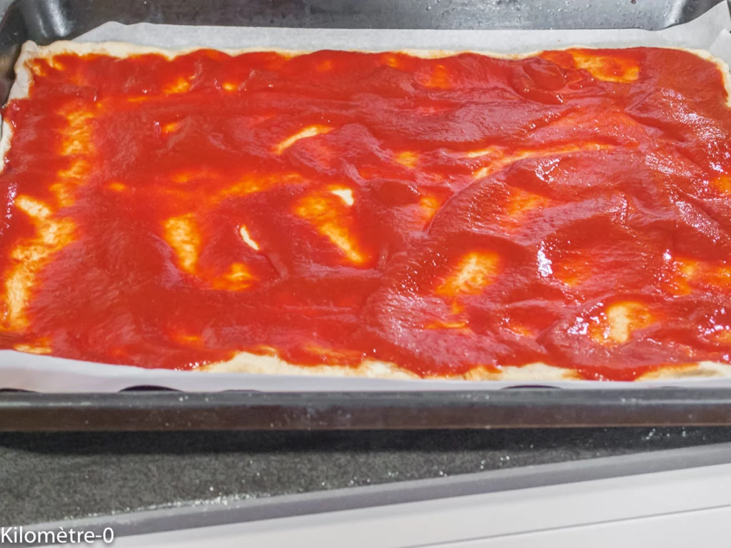 Pizza jambon, emmental et oeufs - Étape 2