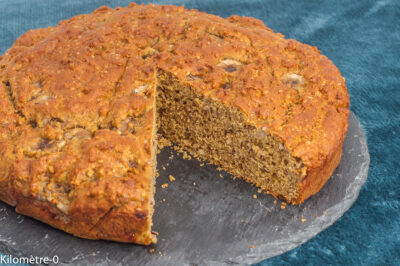 Photo de recette de cake, gâteau du matin,  amandes,   farines  depetit épeautre, farine de lupin,  bio, healthy,  bananes, facile, rapide protéiné, petit déjeuner,  Kilomètre-0, blog de cuisine réalisée à partir de produits de saison et issus de circuits courts
