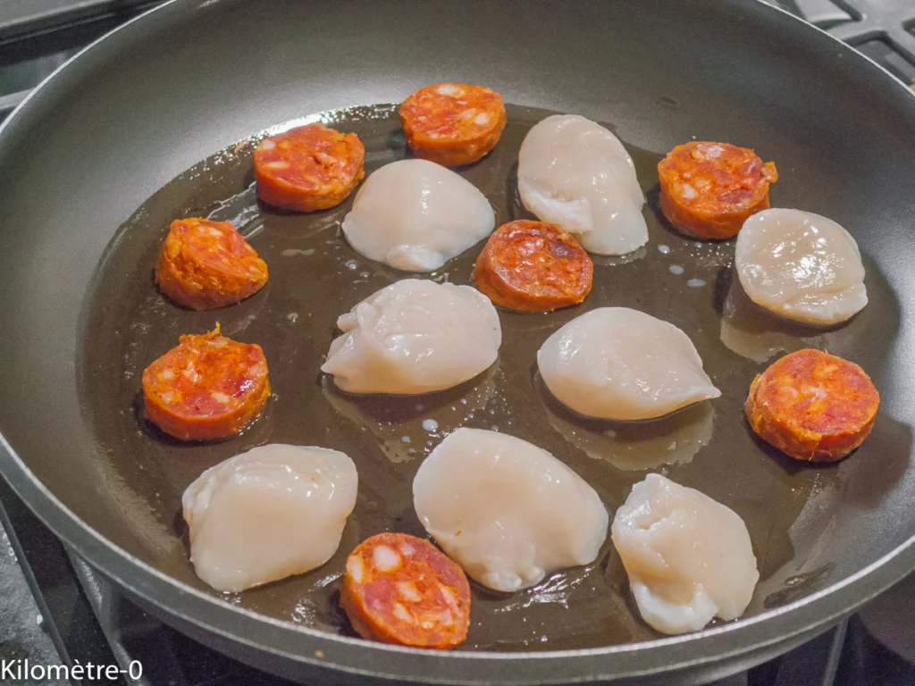 Brochettes de saint jacques au chorizo, légumes primeurs en cocotte - Étape 4